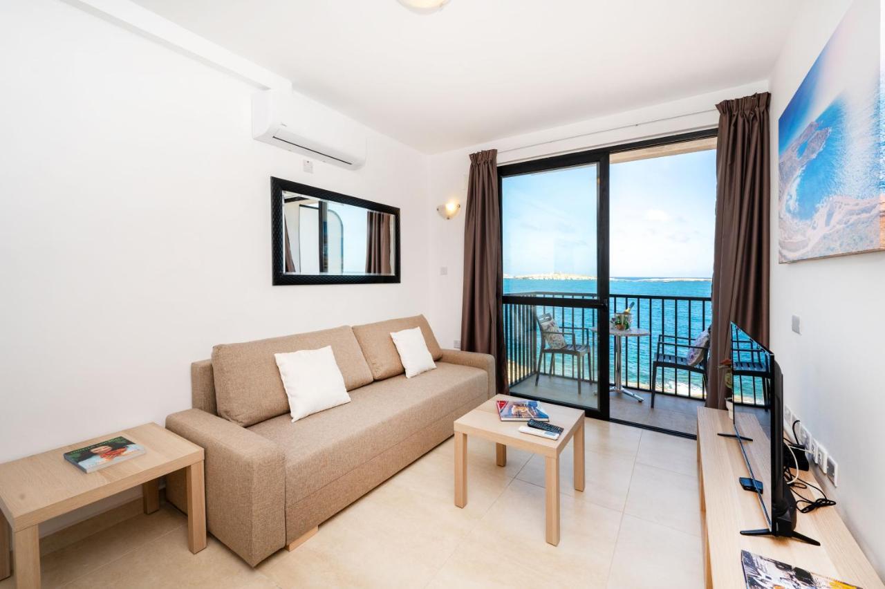 Islet Promenade Seafront Family Apartment With 2 Balconies By Getawaysmalta St. Paul's Bay Exterior foto